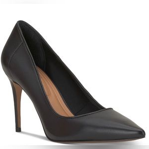 Jessica Simpson
Women's Setria Pointed-Toe Slip-On
Pumps new with box size 8.
